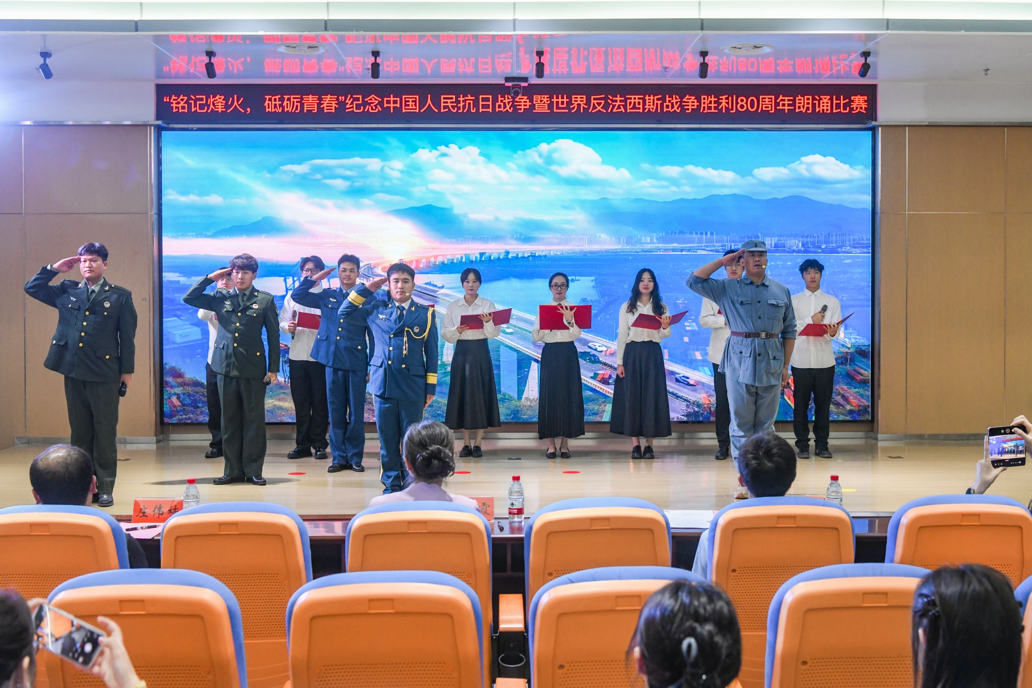 交汇点新闻：铭记烽火 砥砺青春 江苏大学京江学院学子以声传情颂祖国